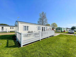 Beautiful 6 Berth Caravan At Breydon Water Nearby Great Yarmouth Ref 10056B
